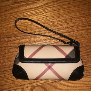 Authentic Burberry Nova check clutch